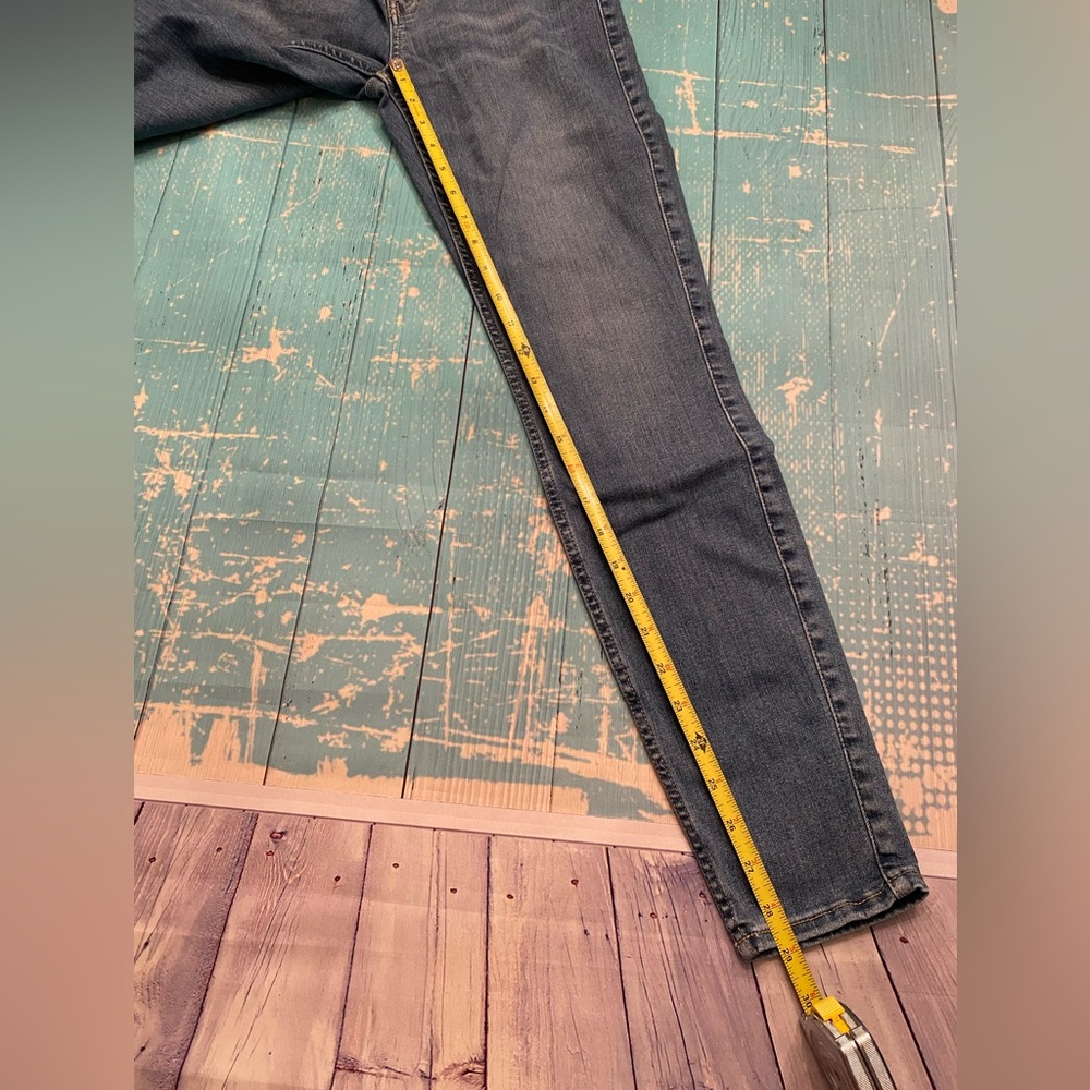 Guess Women's Power Skinny Jeans - Picture 11 of 12